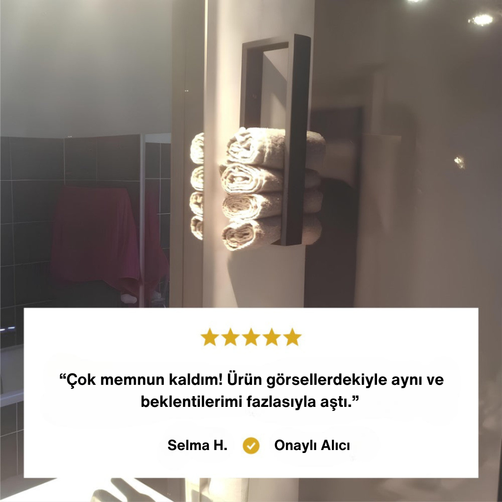 Banyo için modern havlu rafı kullanan müşteri memnuniyeti yorumu ve beş yıldızlı değerlendirme.
