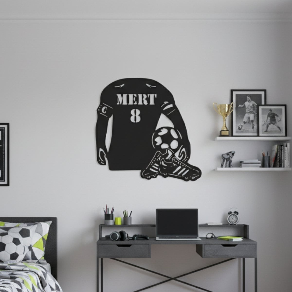 Çocuk odaları, genç odaları veya spor kulüpleri için ideal, taraftarlara özel olarak hazırlanan lazer kesim metal duvar panosu.