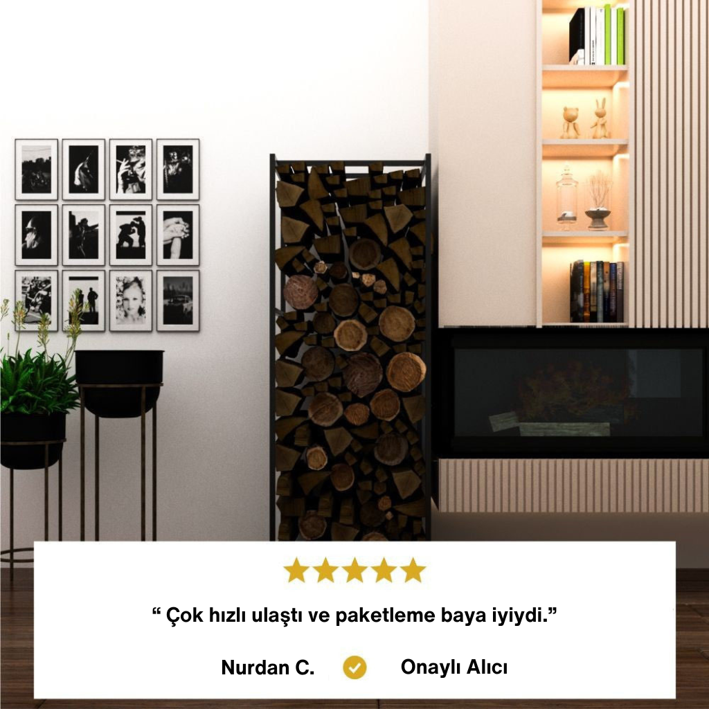 Modern iç mekanda, tamamen dolu, siyah metal dikey odunluk standı. Şömine ve dekoratif raf ünitesi yanında konumlandırılmıştır. Alt kısımda Nurdan C. adlı Onaylı Alıcı yorumu: "Çok hızlı ulaştı ve paketleme baya iyiydi."