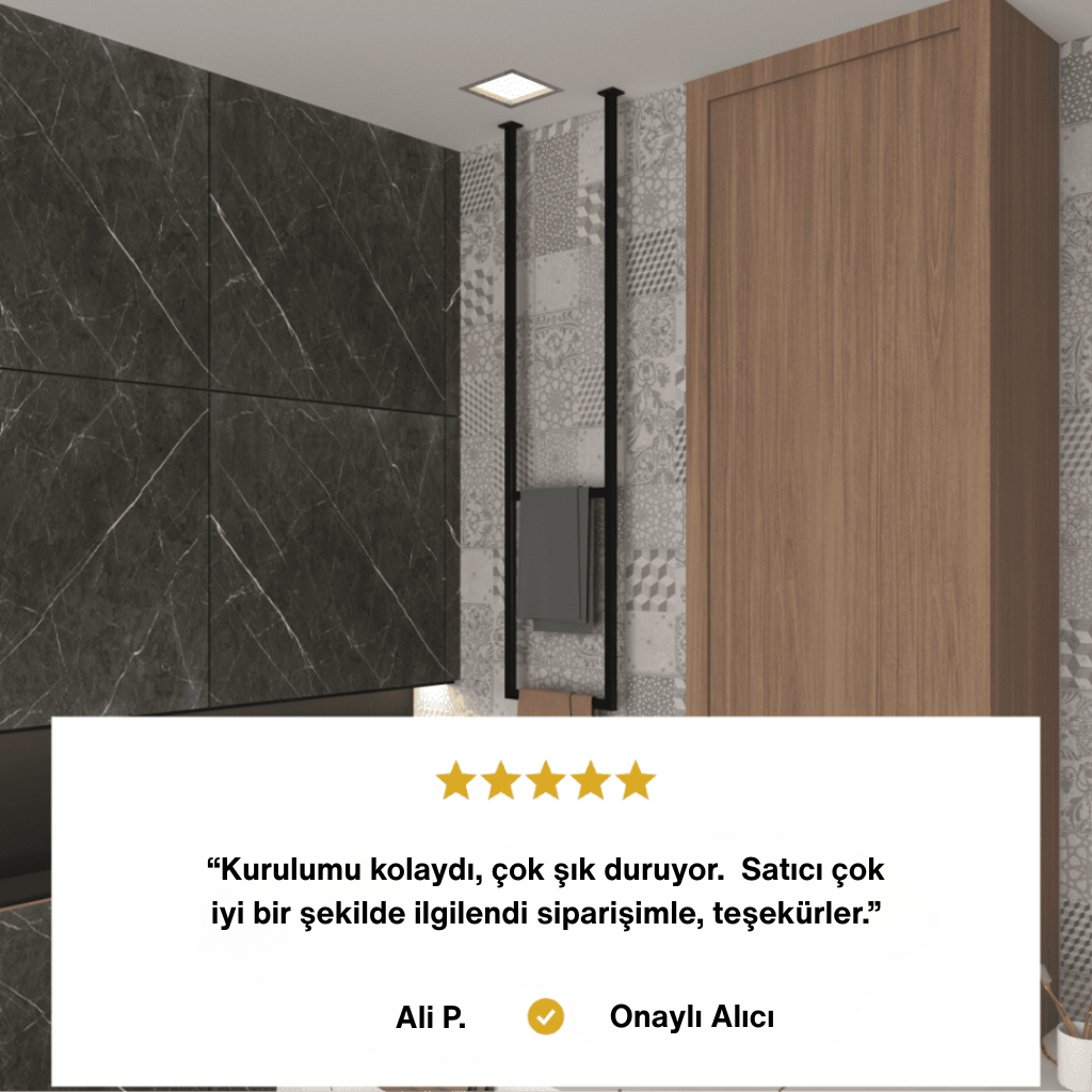 Alt Text: “Tavana monte edilmiş siyah metal askılık kolay kurulumu ve şık görünümüyle mutfakta kullanılırken, müşteri memnuniyeti yorumu görüntüleniyor.”