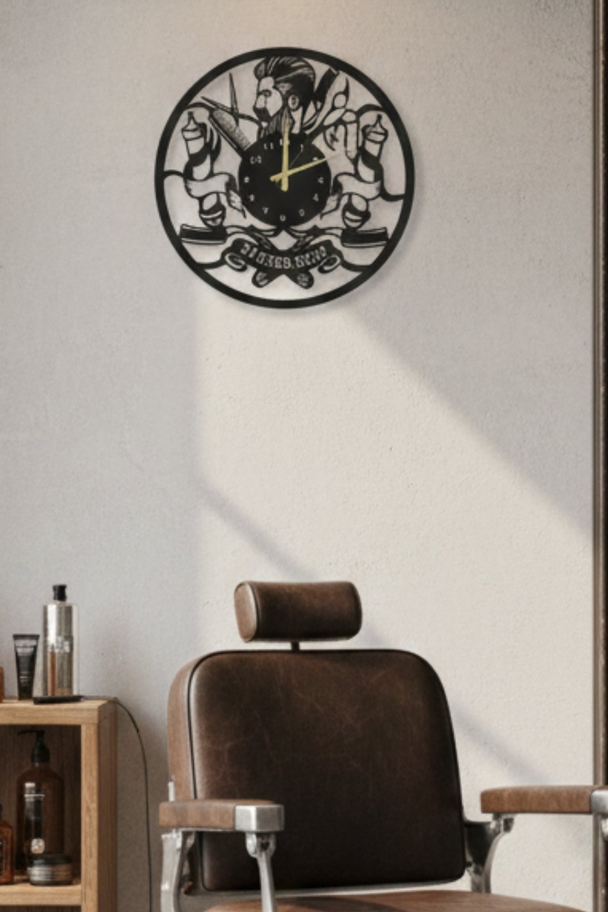Berber Salonuna Özel Dekoratif Metal Duvar Saati – Barber Shop Tasarım