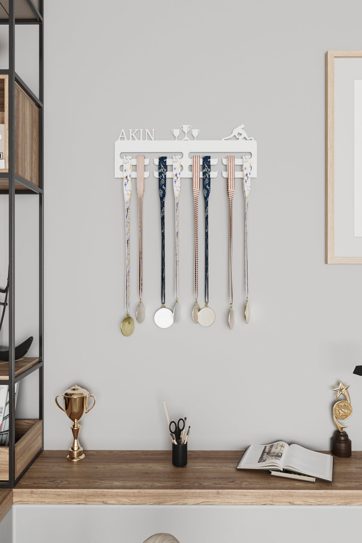 Kisiye Özel Madalya Askılığı Hediyelik Isim Ve Istediğiniz Tasarımlı Metal Madalya Askısı