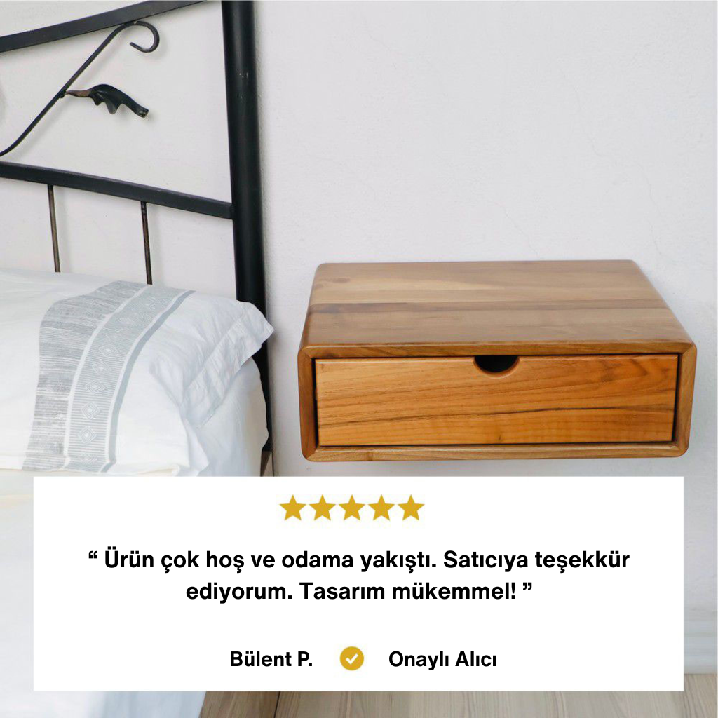 Tek çekmeceli, duvara monte ahşap komodin. Yatağın yanında konumlandırılmış. Alt kısımda Bülent P. adlı Onaylı Alıcı yorumu: "Ürün çok hoş ve odama yakıştı. Tasarım mükemmel!"