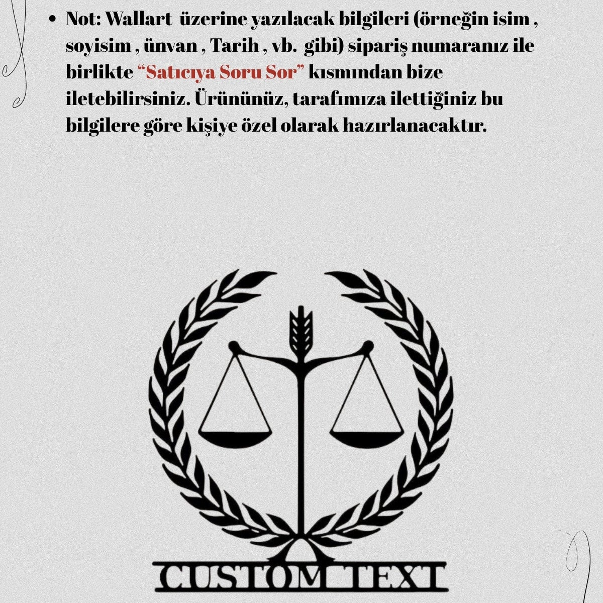 Modern bir hukuk bürosunun resepsiyon alanında sergilenen, satıcıya sor bilgilendirmesi kişiselleştirilebilir yazılı siyah metal dekoratif pano.