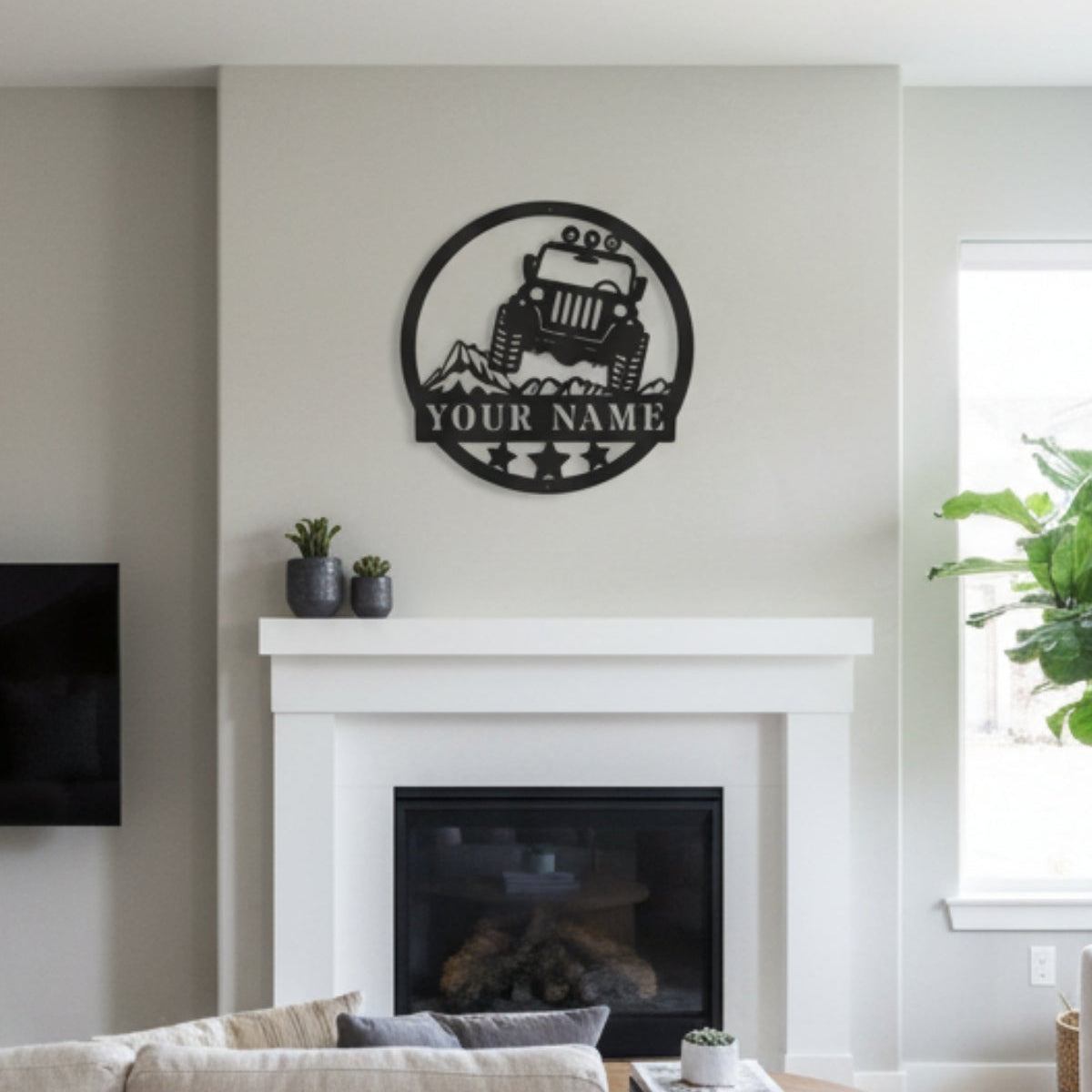 0ff-road araç tasarımıyla dikkat çeken, kişiye özel isim yazılabilen modern metal duvar süsü.